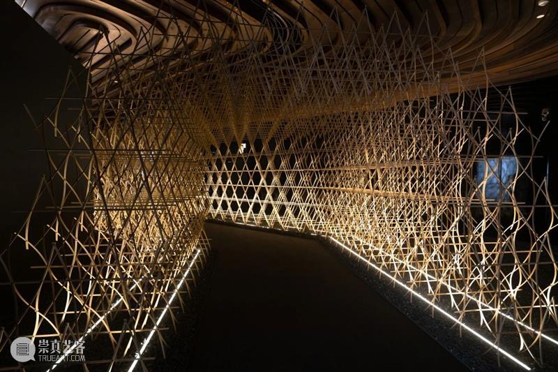 五感的建筑|紫砂、竹条、石砾…从“触觉”出发,感受隈研吾的建筑语言 上海复星艺术中心 隈研吾 五感 建筑 触觉 紫砂 语言 石砾 现场 上海复星艺术中心 木头 崇真艺客